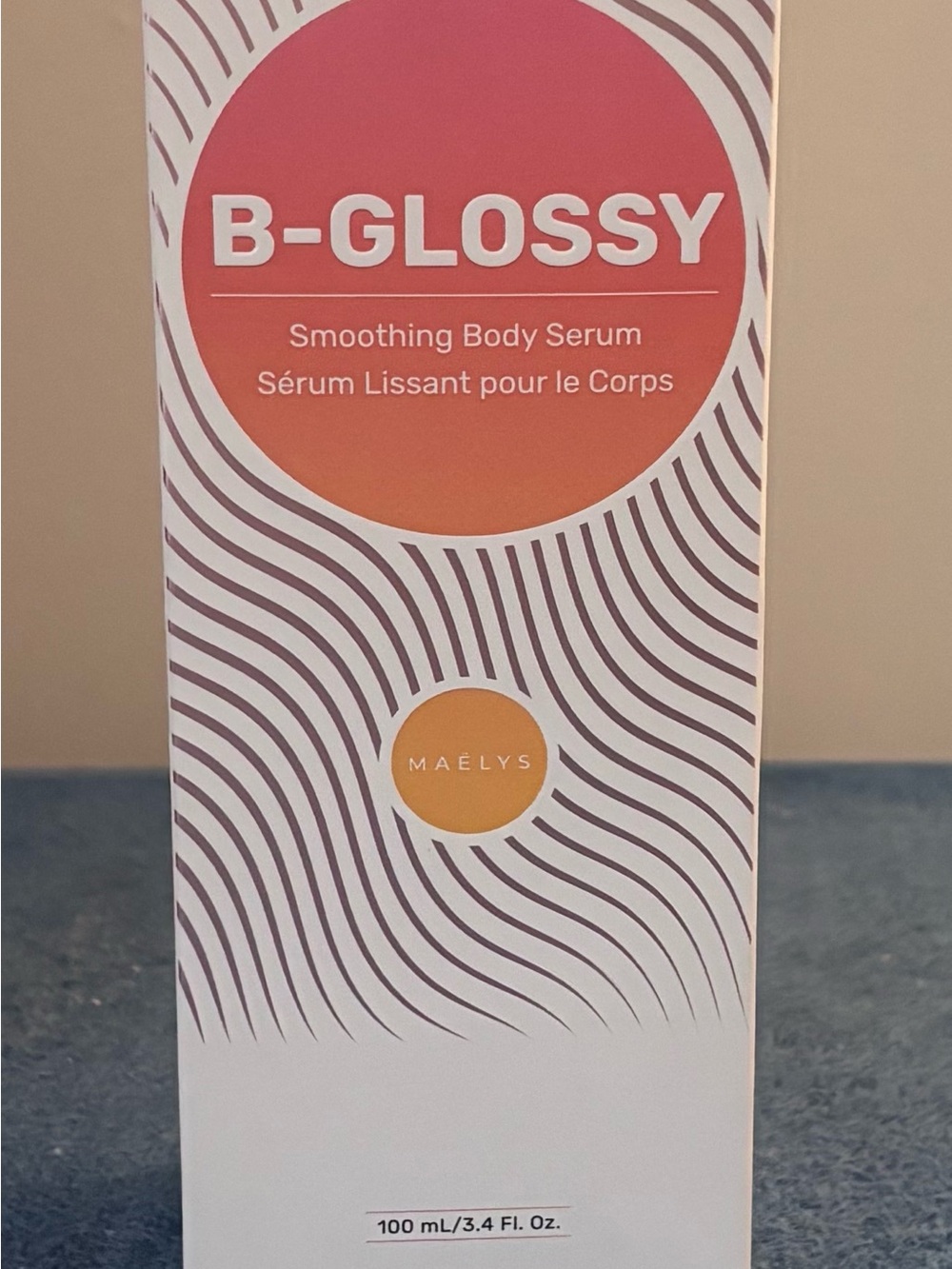 MAËLY B-GLOSSY Smoothing Body Serum.